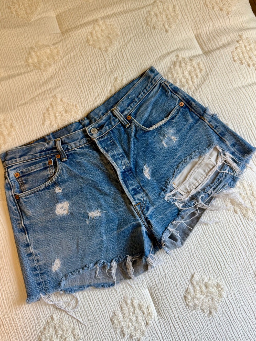 Levi’s Distressed Denim Women's Shorts